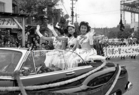 市制50周年を祝うパレード