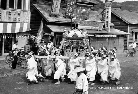 上川神社祭の神輿