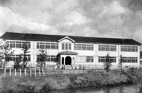 福岡中学校の校舎