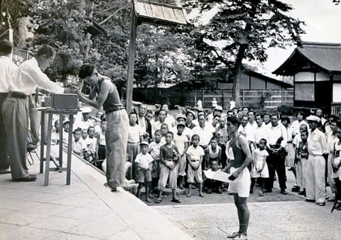 秋宮を起点として開催された町内一周駅伝の表彰式