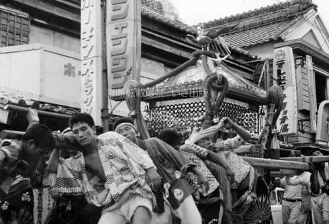 熊野神社の神輿の勇姿